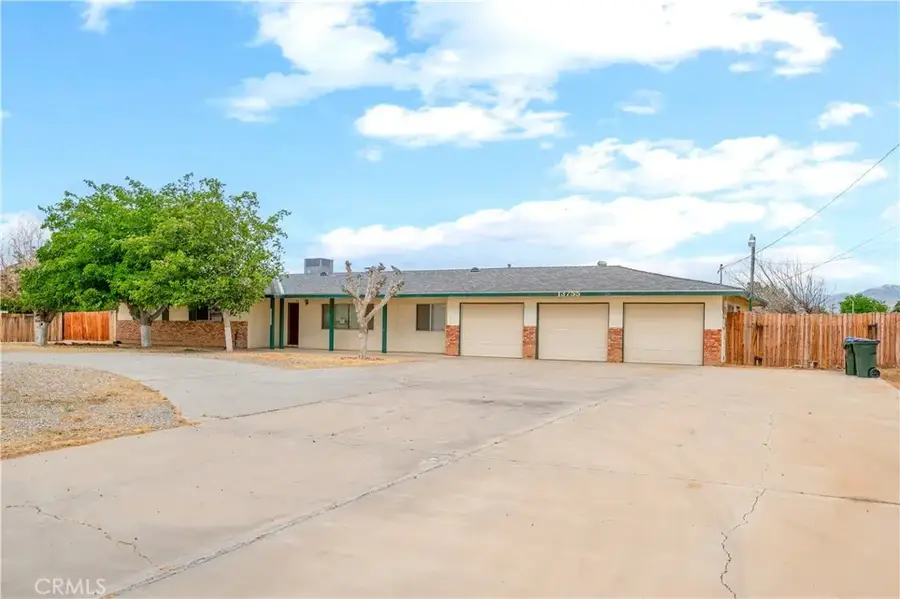 13755 Mohawk Rd, Apple Valley, CA 92307 - #2