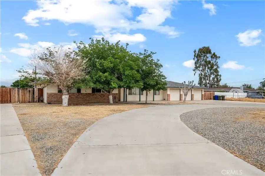 13755 Mohawk Rd, Apple Valley, CA 92307 - #3