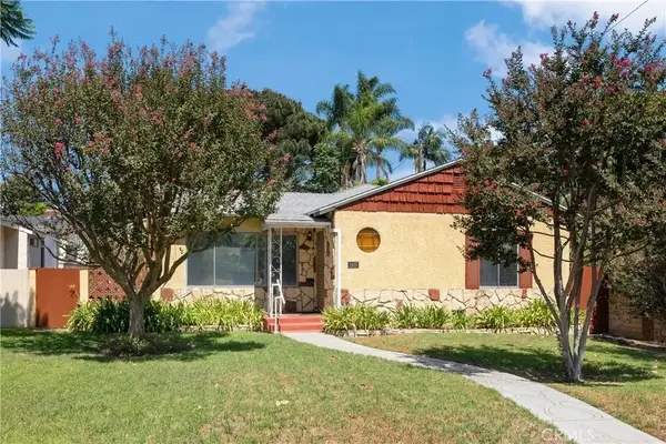 1815 W Riverside Drive, Burbank, CA 91506