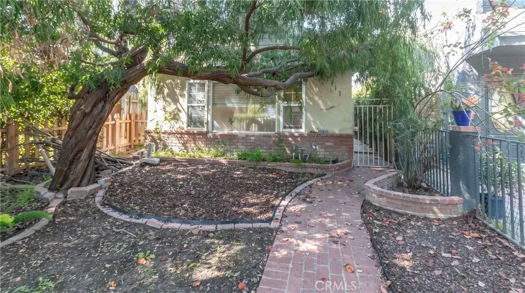 2913 W Chandler Boulevard, Burbank, CA 91505 - #1