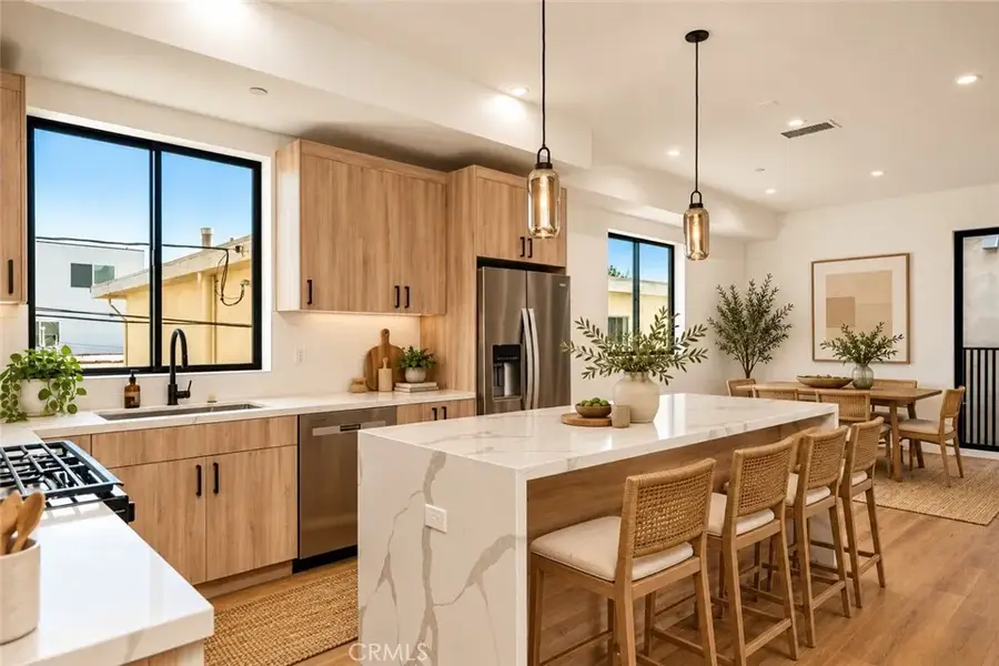 2204 Carmona, Los Angeles, CA 90016 - #2