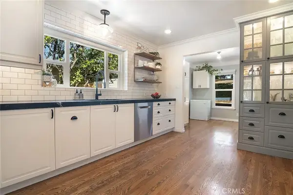 10703 Collins Street, North Hollywood, CA 91601