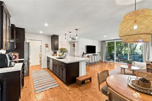 10240 Camarillo #115, Toluca Lake, CA 91602