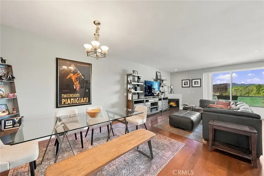 637 S Fairfax Avenue #401, Los Angeles, CA 90036 - #3