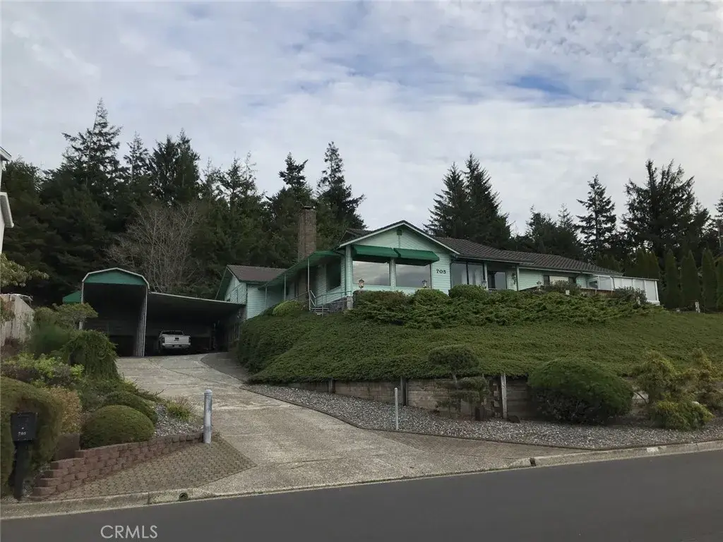 705 Prefontaine Dr, Coos Bay, OR 97420 - #1