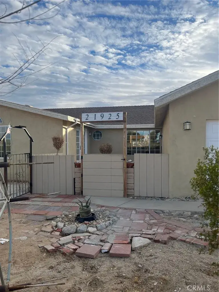 21925 Fort Tejon Road, Llano, CA 93544 - Image #1