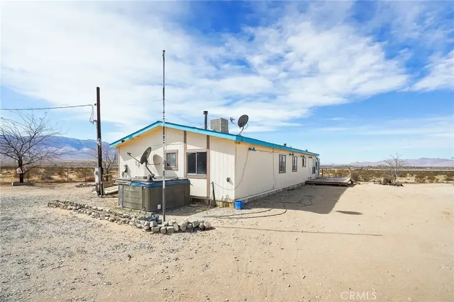 11330 Lakeview Avenue, Lucerne Valley, CA 92356 - Image #2
