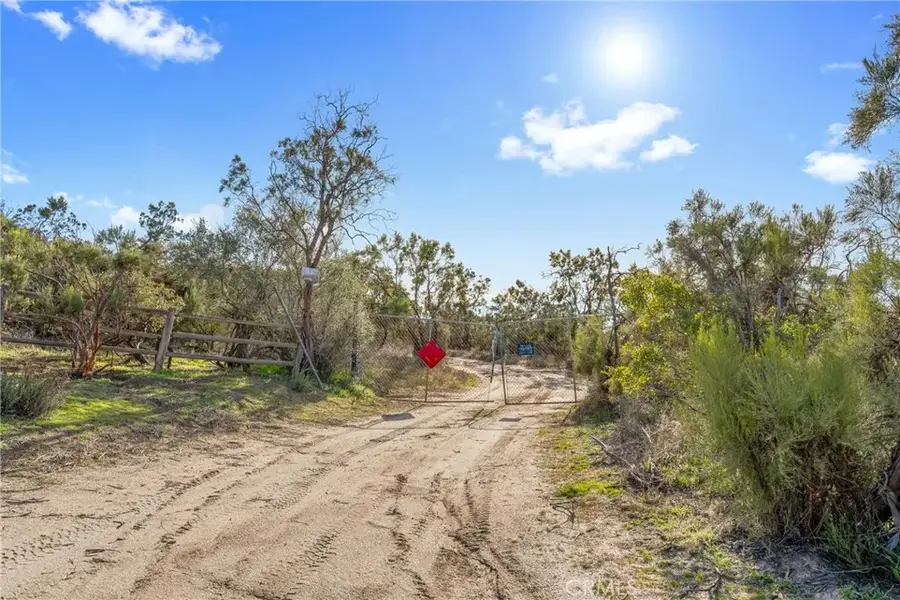 46025 Stanley, Hemet, CA 92544 - Image #2