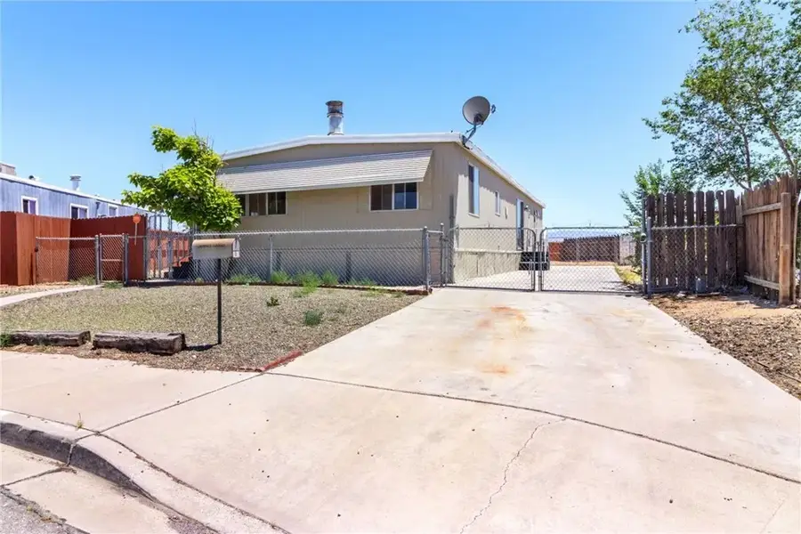 16782 Pebble Beach Court, Victorville, CA 92395 - Image #2