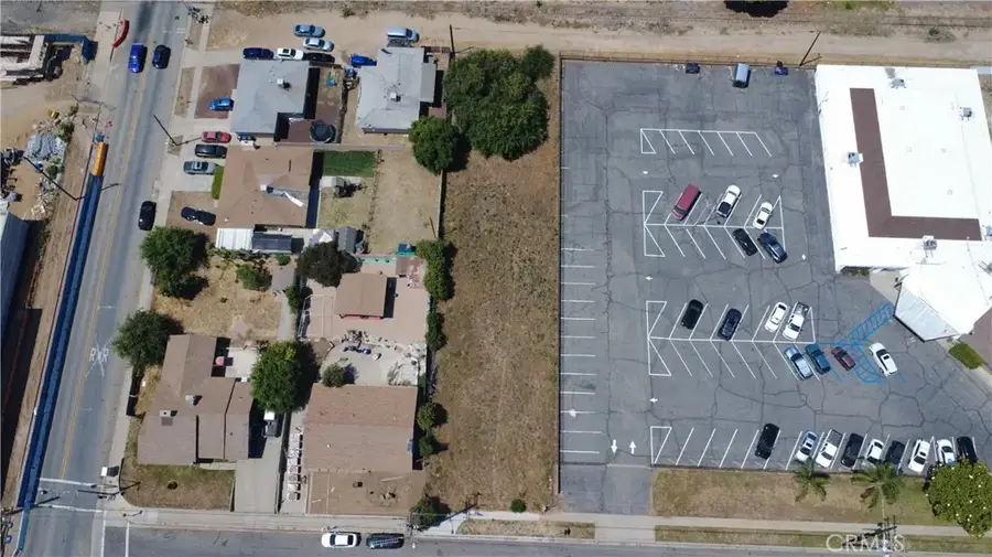 236 W 1st, Rialto, CA 92376 - Image #3