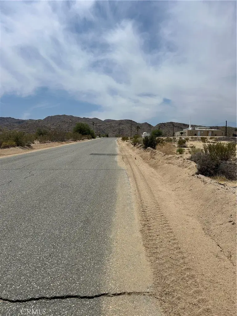 6424 Canyon, Twentynine Palms, CA 92277 - Image #3
