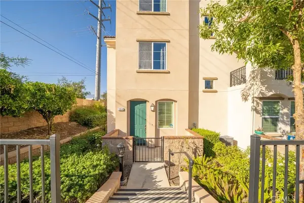 384 Ruby Red Lane, Upland, CA 91786