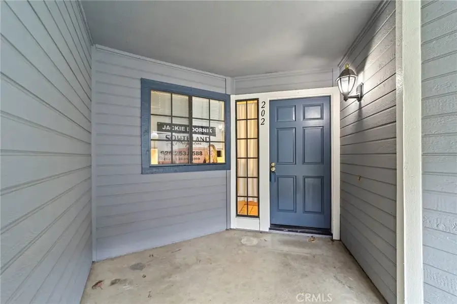 202 Evergreen Court, Azusa, CA 91702 - Image #3