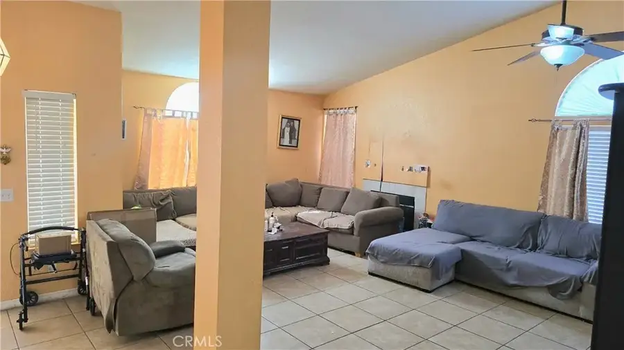 15227 Flagstaff Street, Victorville, CA 92394 - Image #3