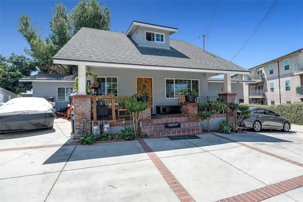 116 N Bonnie Beach Place, East Los Angeles, CA 90063 - Image #1