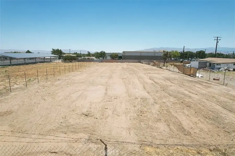 25 Tamarisk, Hesperia, CA 92345 - #2