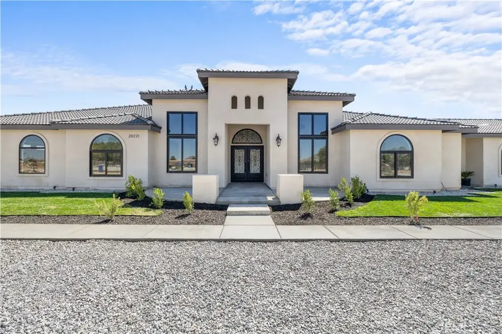 20721 Standing Rock Avenue, Apple Valley, CA 92307 - Image #1