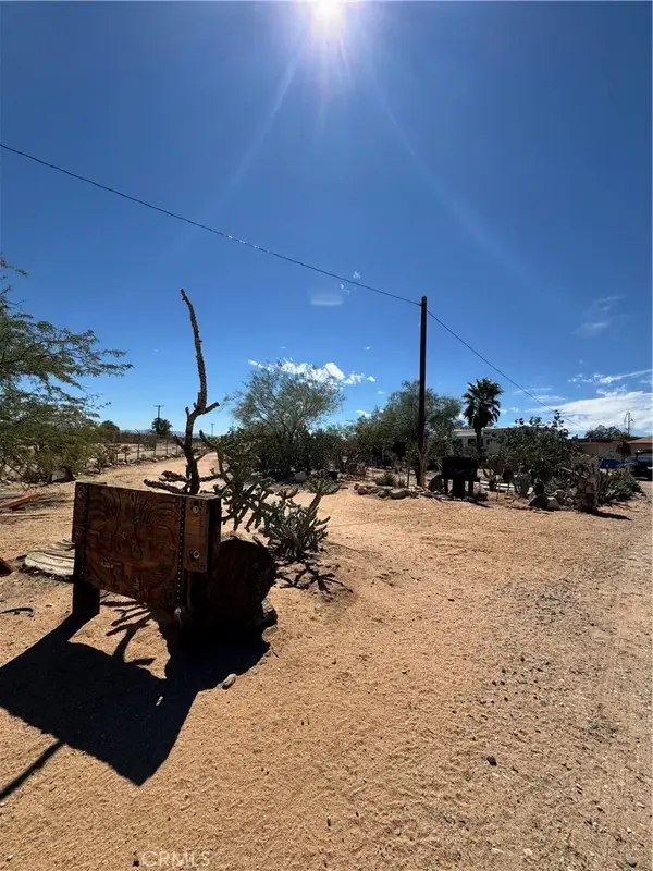 1990 Bourbon, Landers, CA 92285