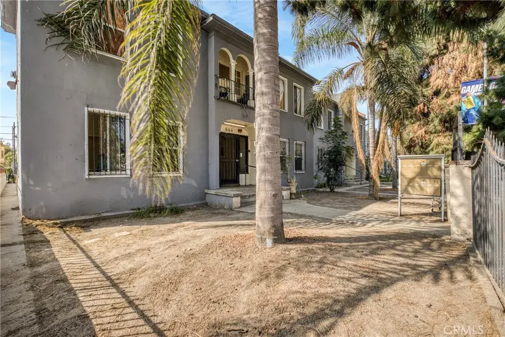 844 W Martin Luther King Jr. Boulevard, Los Angeles, CA 90037 - Image #1