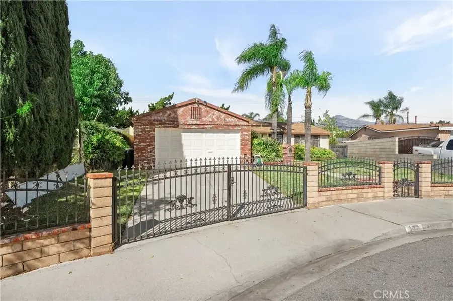 327 Flaxton, Pomona, CA 91767 - Image #3