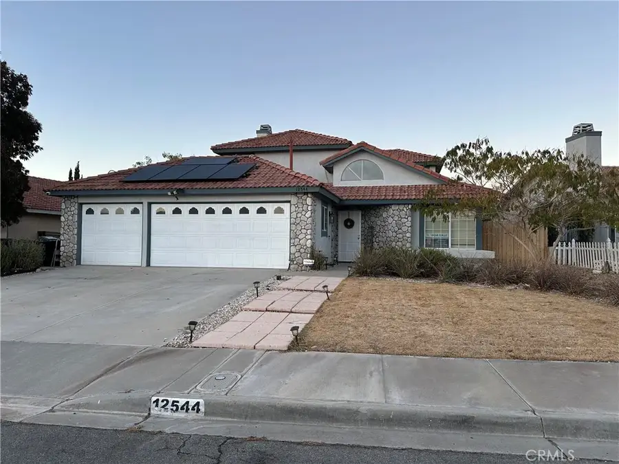 12544 Sunbird Lane, Victorville, CA 92392 - Image #2