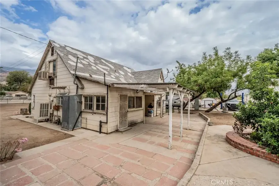 395 W 39th, San Bernardino, CA 92405 - Image #2