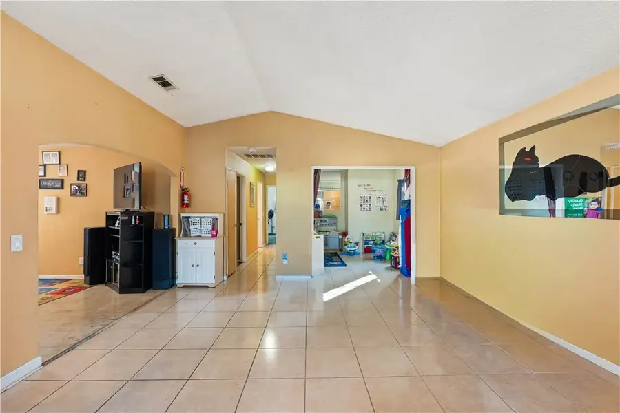 14045 Parkwood, Fontana, CA 92337 - Image #3