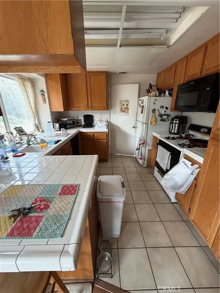 29080 Stonegate Court, Highland, CA 92346 - #2