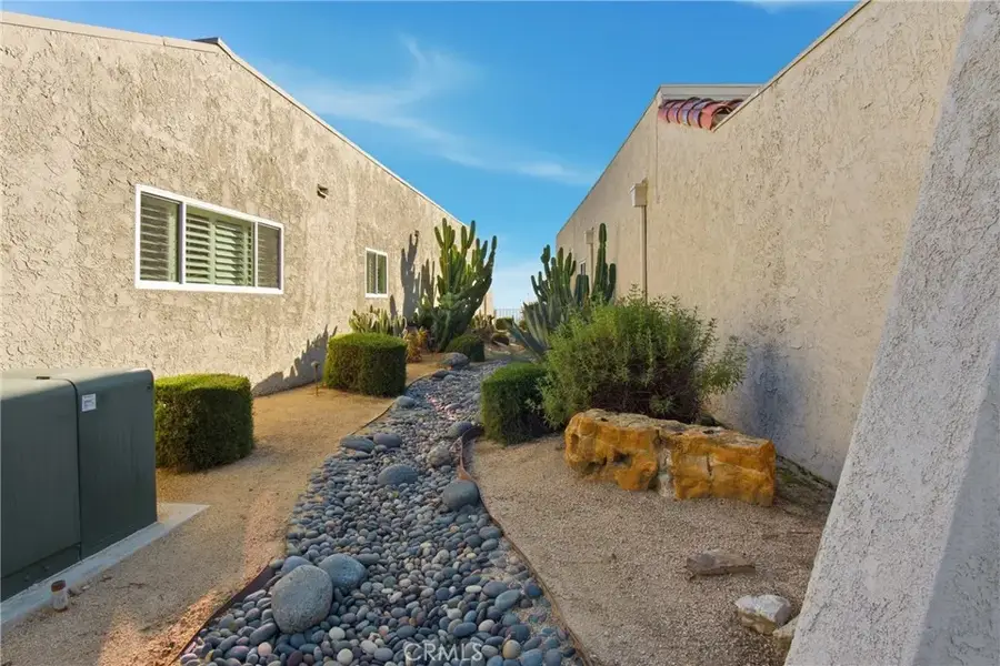 880 W Highpoint, Claremont, CA 91711 - Image #2