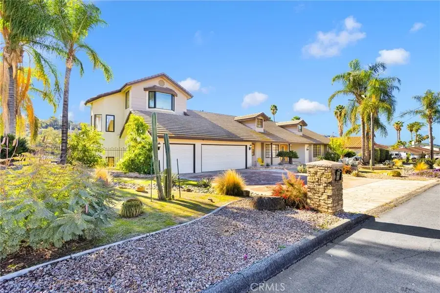 42125 Crest Drive, Hemet, CA 92544 - Image #2