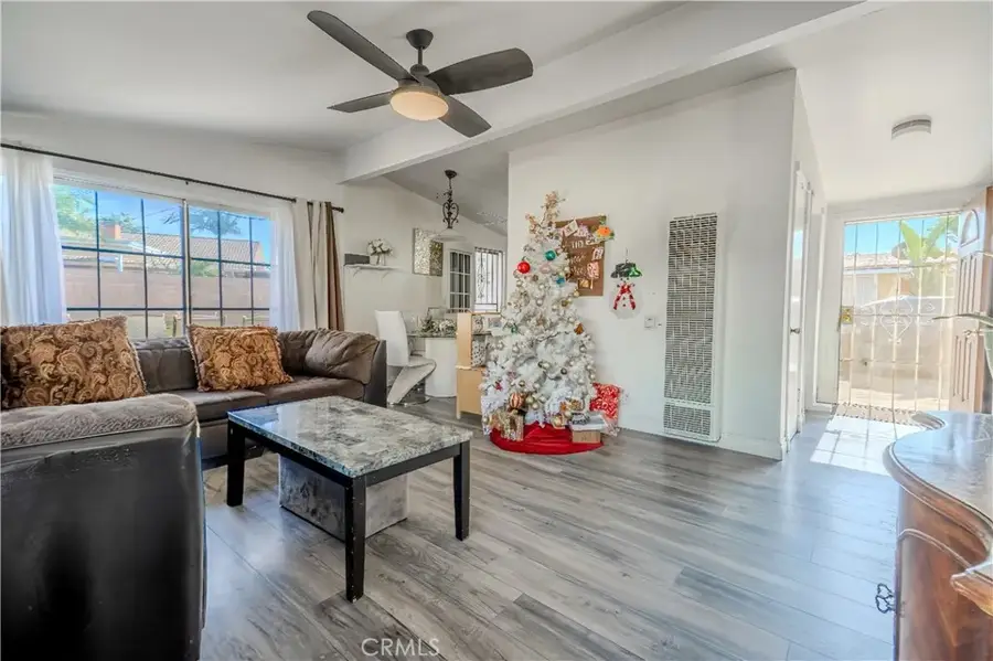 513 Nottingham Avenue, Santa Ana, CA 92703 - Image #2