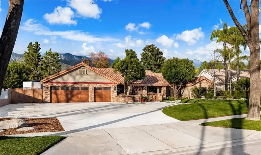 335 Paxton Court, Upland, CA 91784 - Image #2