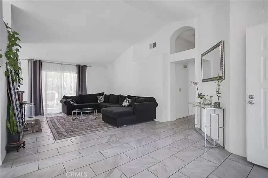 14809 Snake River Court, Victorville, CA 92392 - Image #3