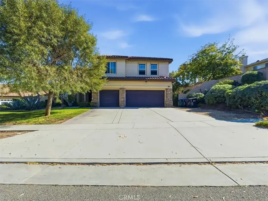 2947 Gilbert Avenue, Corona, CA 92881 - Image #2