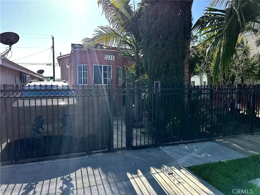 1230 E 68th St, Los Angeles, CA 90001 - Image #2