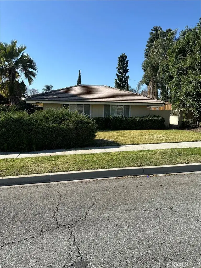 1669 N San Antonio, Upland, CA 91784 - #1