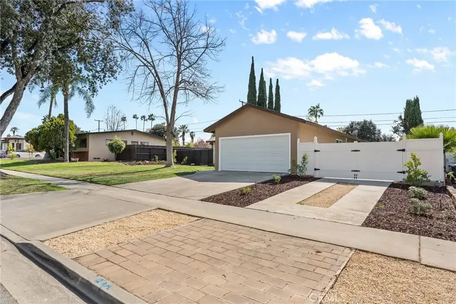 2994 David, Riverside, CA 92506 - #2