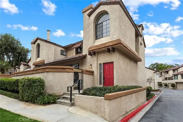 22 Mesquite, Pomona, CA 91766