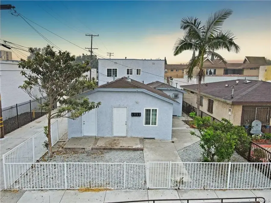 2514 Clarendon Avenue, Huntington Park, CA 90255 - #3