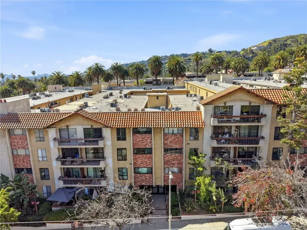 1735 N Fuller Ave #330, Los Angeles, CA 90046 - #1
