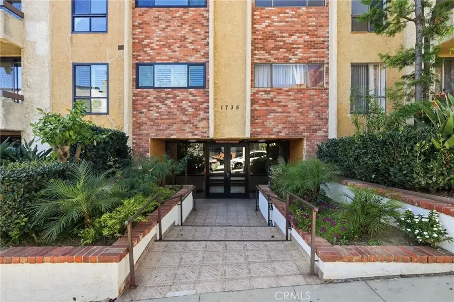 1735 N Fuller Ave #330, Los Angeles, CA 90046 - #2