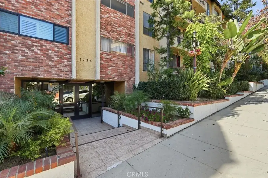 1735 N Fuller Ave #330, Los Angeles, CA 90046 - #3