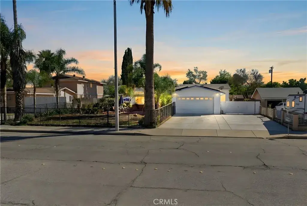 484 Philadelphia, Pomona, CA 91766 - #1