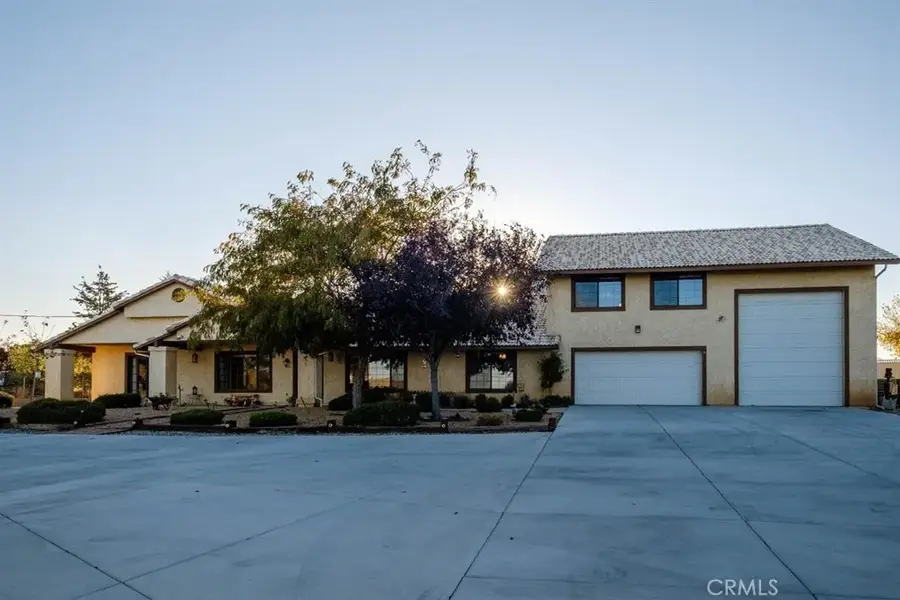 7854 Oak Hills Rd, Oak Hills, CA 92344 - #3