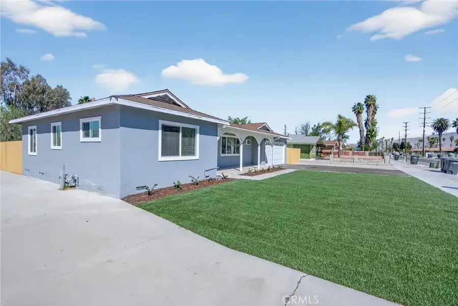 231 N Palm Avenue, Hemet, CA 92543 - #3