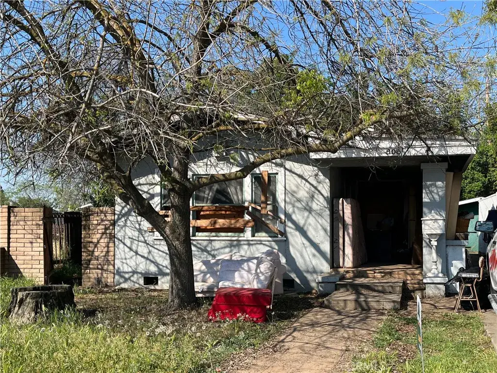 805 S Court Street, Visalia, CA 93277 - #1