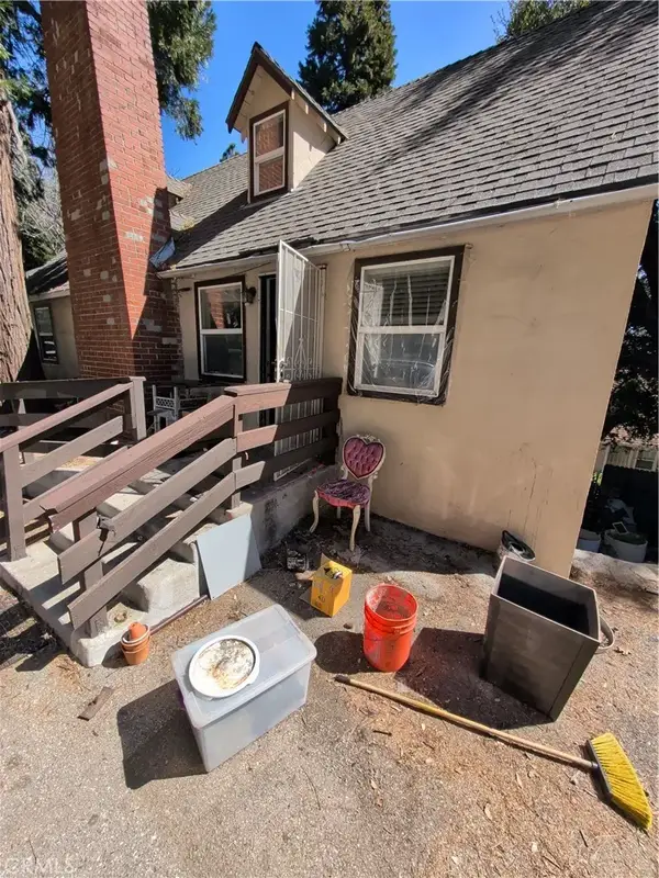 797 W Village, Crestline, CA 92325