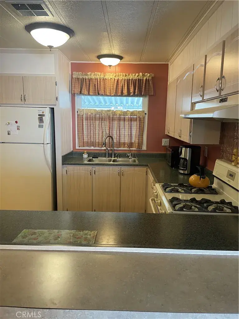 3800 Bradford #210, La Verne, CA 91750 - #2