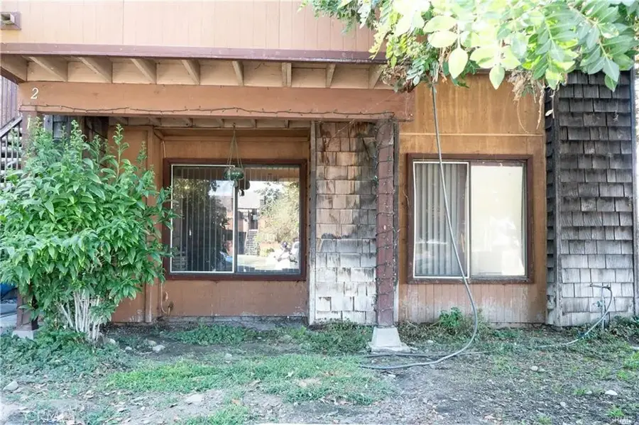 9010 Newport, Fontana, CA 92335 - #2