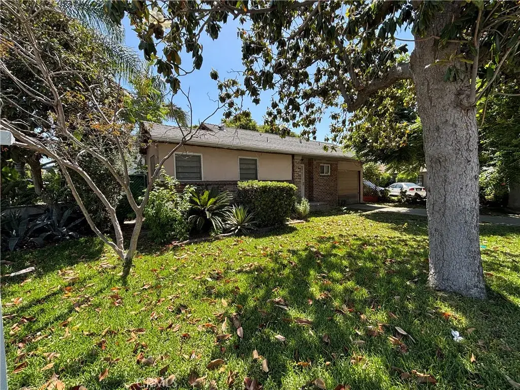 884 Lewis, Pomona, CA 91768 - #1